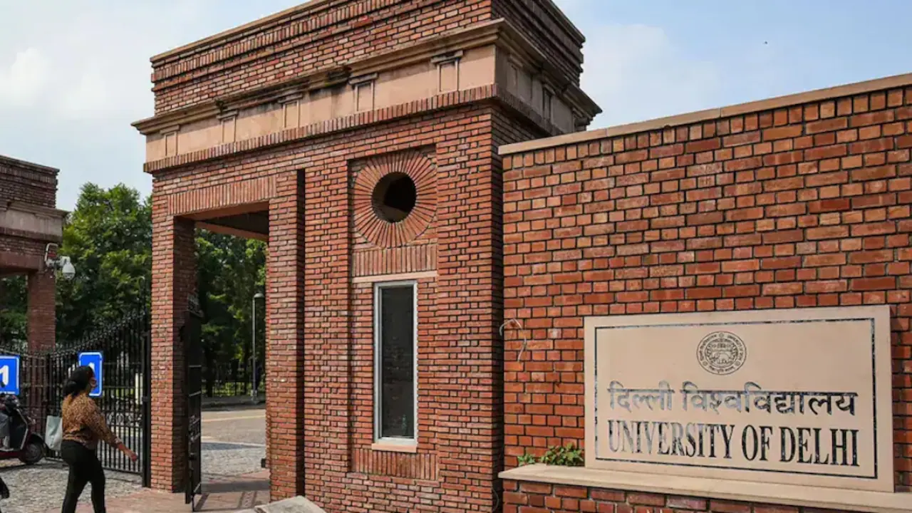 71,000 सीटें, 70 से अधिक कॉलेज: 2026 के लिए दिल्ली विश्वविद्यालय स्नातक प्रवेश जल्द ही शुरू होंगे; विवरण जांचें