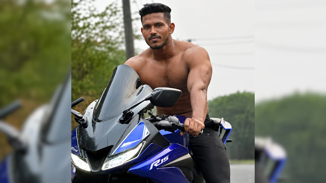 दिल्ली के यूट्यूबर को कथित तौर पर महिला सवारों से टकराने और सोशल मीडिया पर उनका वीडियो बनाने के आरोप में गिरफ्तार किया गया