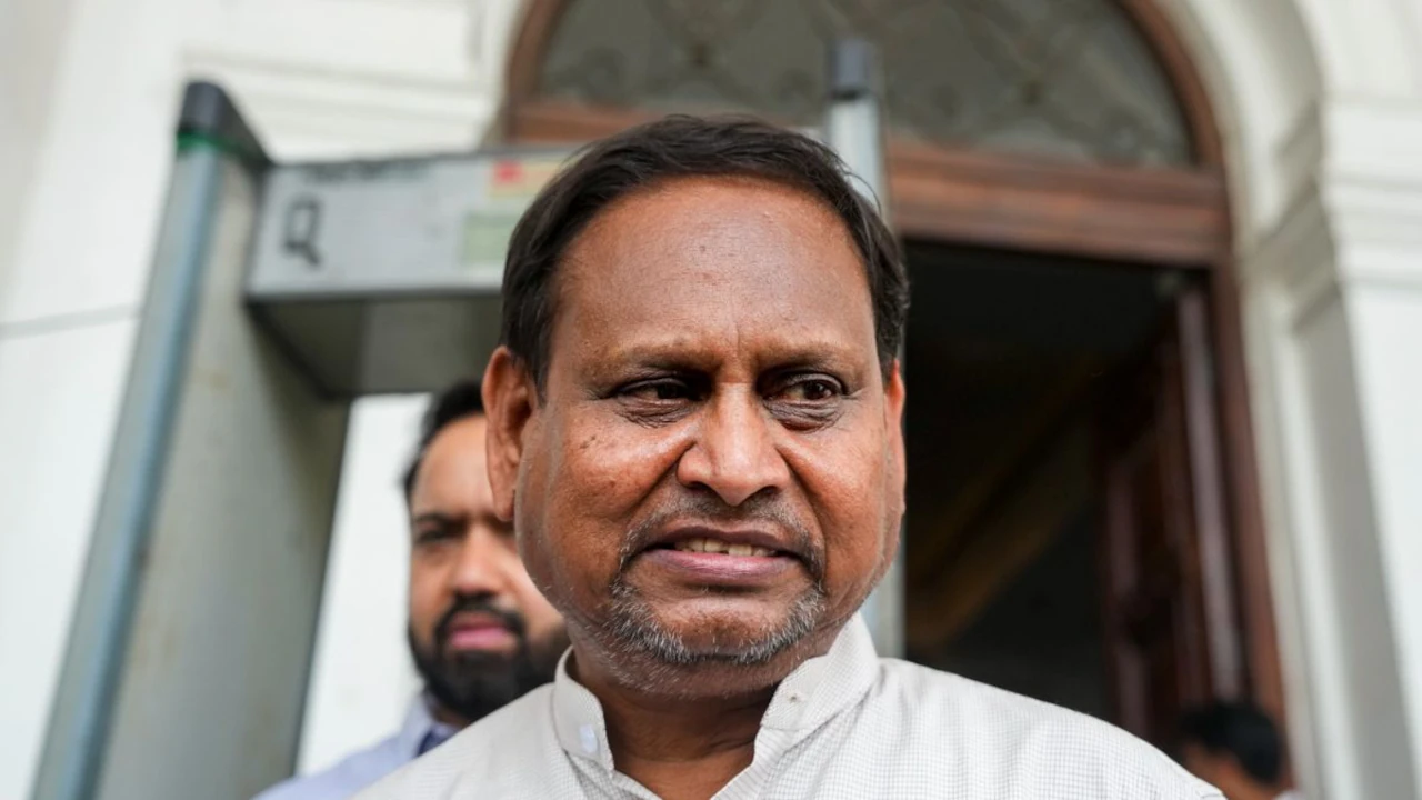 भाजपा के खिलाफ कथित धमकियों को लेकर बंगाल विधायक हुमायूं कबीर के खिलाफ पुलिस मामला