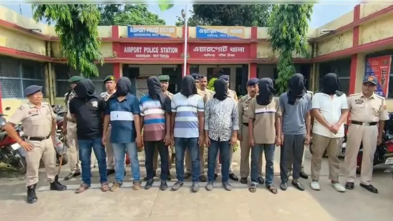 त्रिपुरा हवाई अड्डे पर 8 बांग्लादेशी घुसपैठिये गिरफ्तार