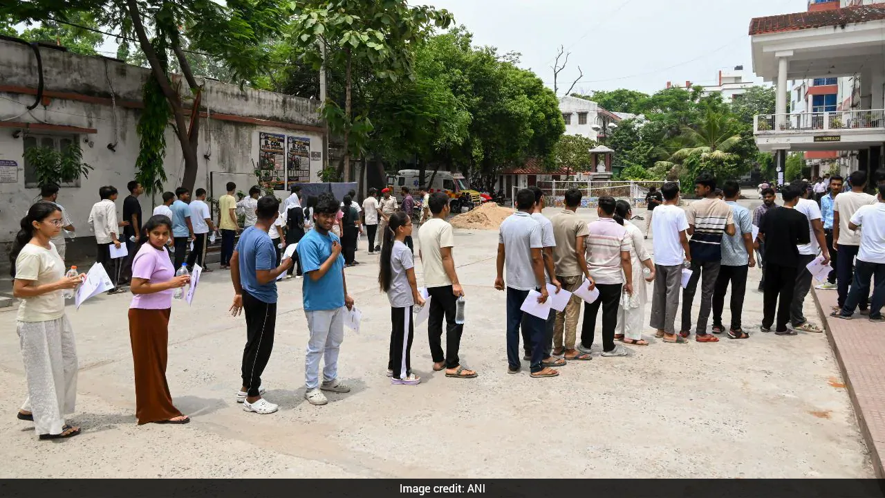 भारत का पेपर लीक संकट: बार-बार लीक, रद्द परीक्षाएं, बिखरा हुआ भविष्य