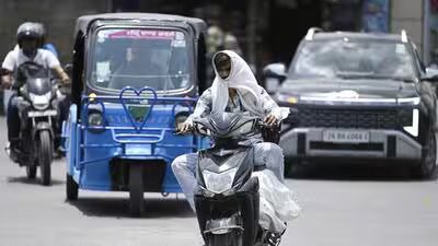 लखनऊ में उच्च आर्द्रता 39.7°C को 45.8°C में बदल देती है