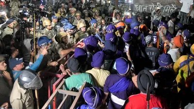 पांवटा साहिब गुरुद्वारे में डेरा डाले निहंग समूह का कहना है कि जब तक गिरफ्तार सदस्यों को रिहा नहीं किया जाता तब तक वे वहां से नहीं हटेंगे 1 PTI06 25 2026 000513B 0 1782540553825 1782540565118 53fe885b 6e8f 44e3 bdb6 79c3b51e8c88