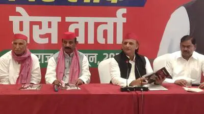 Samajwadi Party president Akhilesh Yadav addressin 1782654565257
