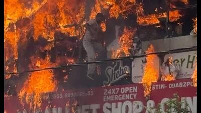The inferno in Aliganj Sourced 1782160694018