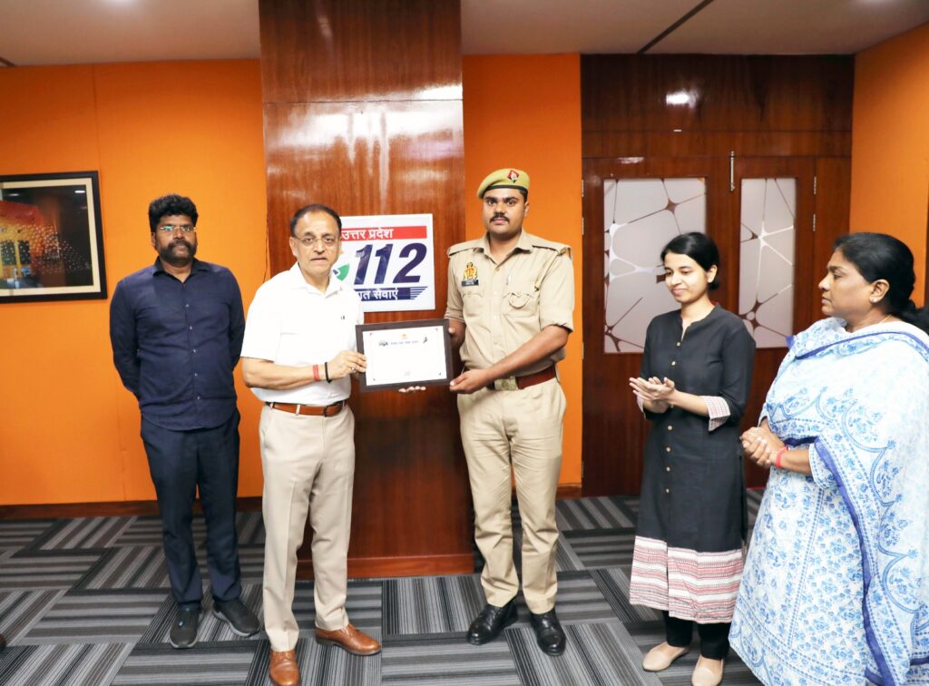फांसी के फंदे से खींच लाई जिंदगी: अमेठी में यूपी 112 के जवानों ने बचाई जान 4 WhatsApp Image 2026 06 13 at 9.28.27 PM 1