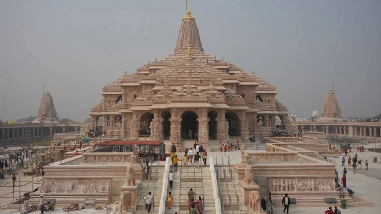 1 लाख से 20 लाख रुपये: राम मंदिर चोरी मामले में किसने कितना लूटा?