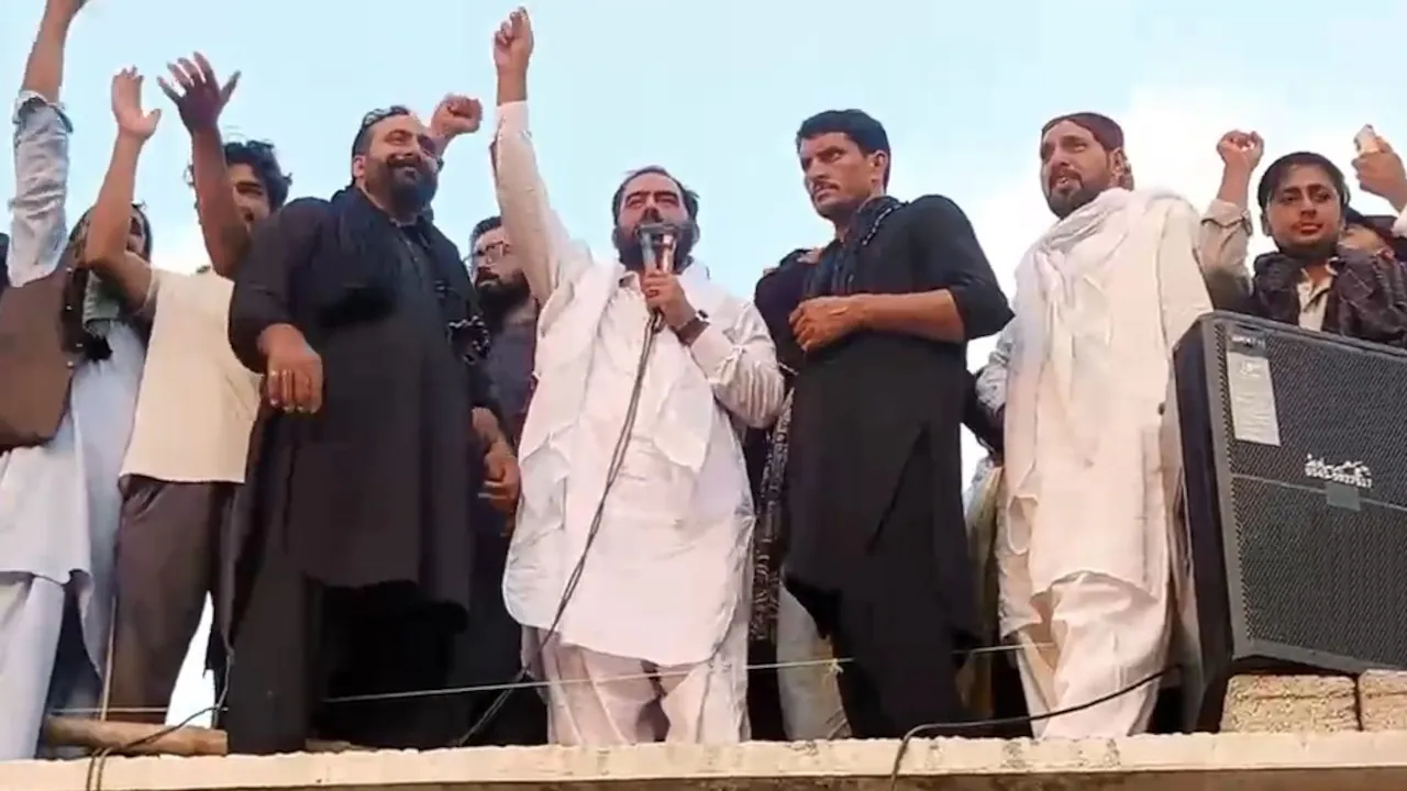 पीओके का विरोध, पाकिस्तानी सेना ने कश्मीरियों को बंदूकें दीं, अब वे हमें आतंकवादी कहते हैं: पीओके नेता