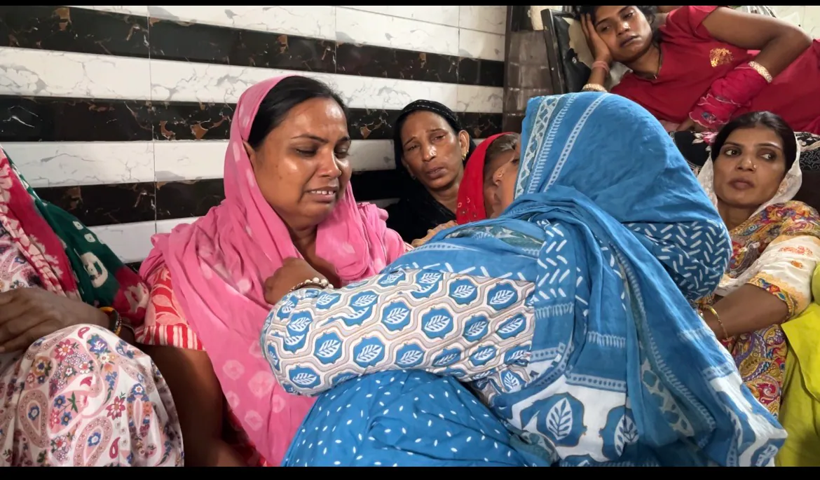 "हम अंदर मरेंगे": 3 मौतों से दिल्ली में मैला ढोने के संकट की गहराई का पता चलता है