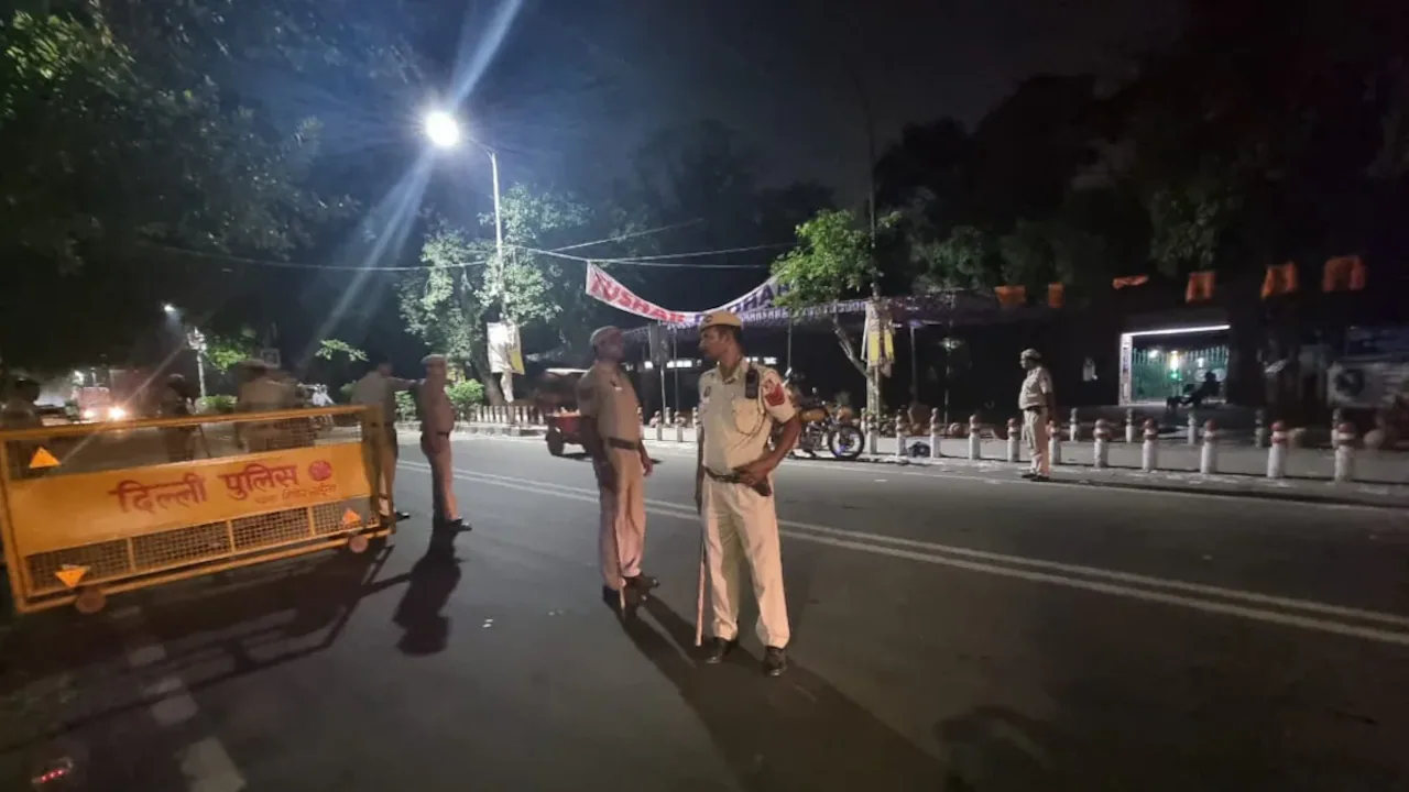 दिल्ली में बेरोजगार बड़े भाई ने 21 वर्षीय युवक की चाकू मारकर हत्या कर दी: पुलिस