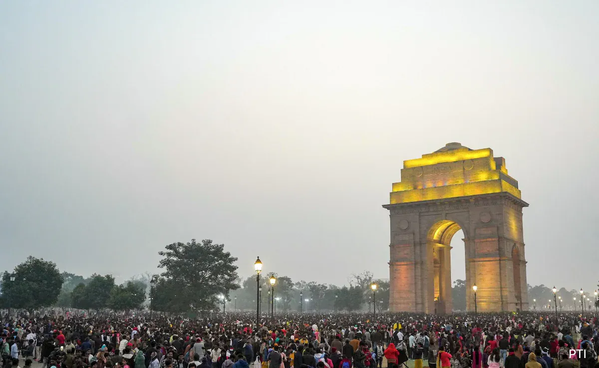 मध्य पूर्व में तनाव कम होने पर दिल्ली ने हाइब्रिड वर्क मोड ऑर्डर वापस लिया