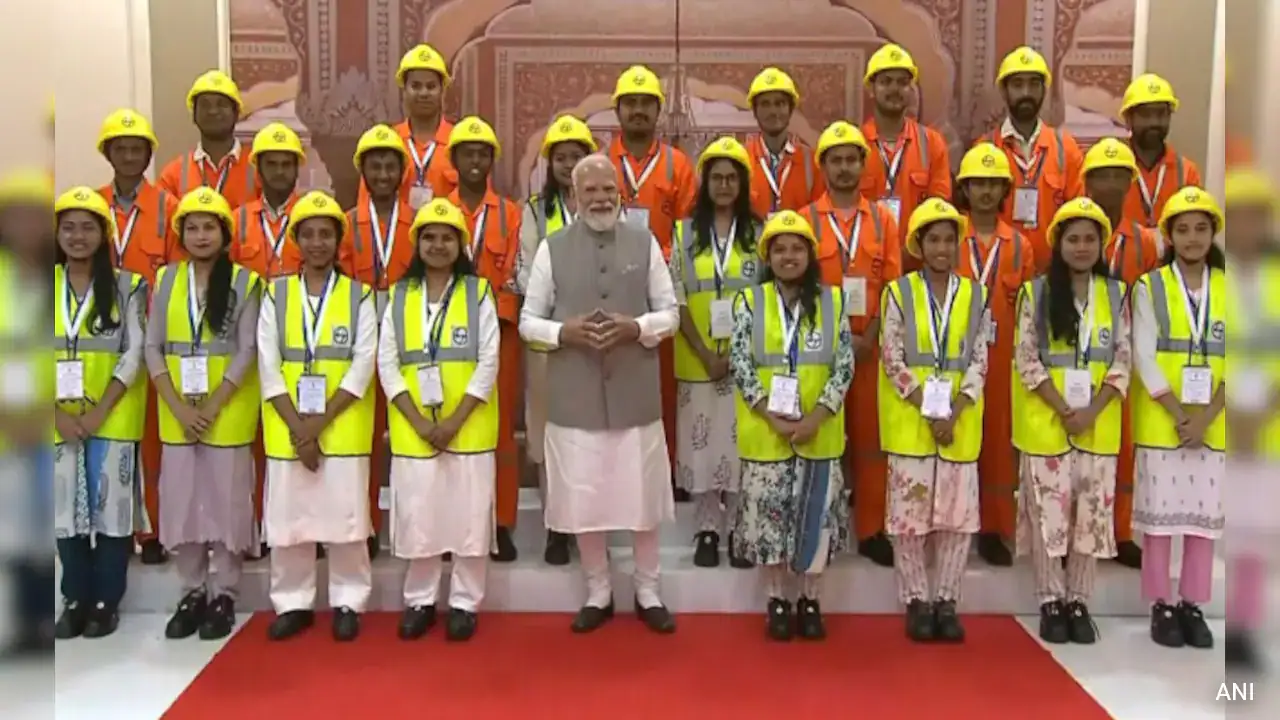 पीएम नरेंद्र मोदी जोधपुर राजस्थान दौरे पर, पीएम मोदी ने राजस्थान में भारत का पहला ग्रीनफील्ड रिफाइनरी-पेट्रोकेमिकल हब लॉन्च किया