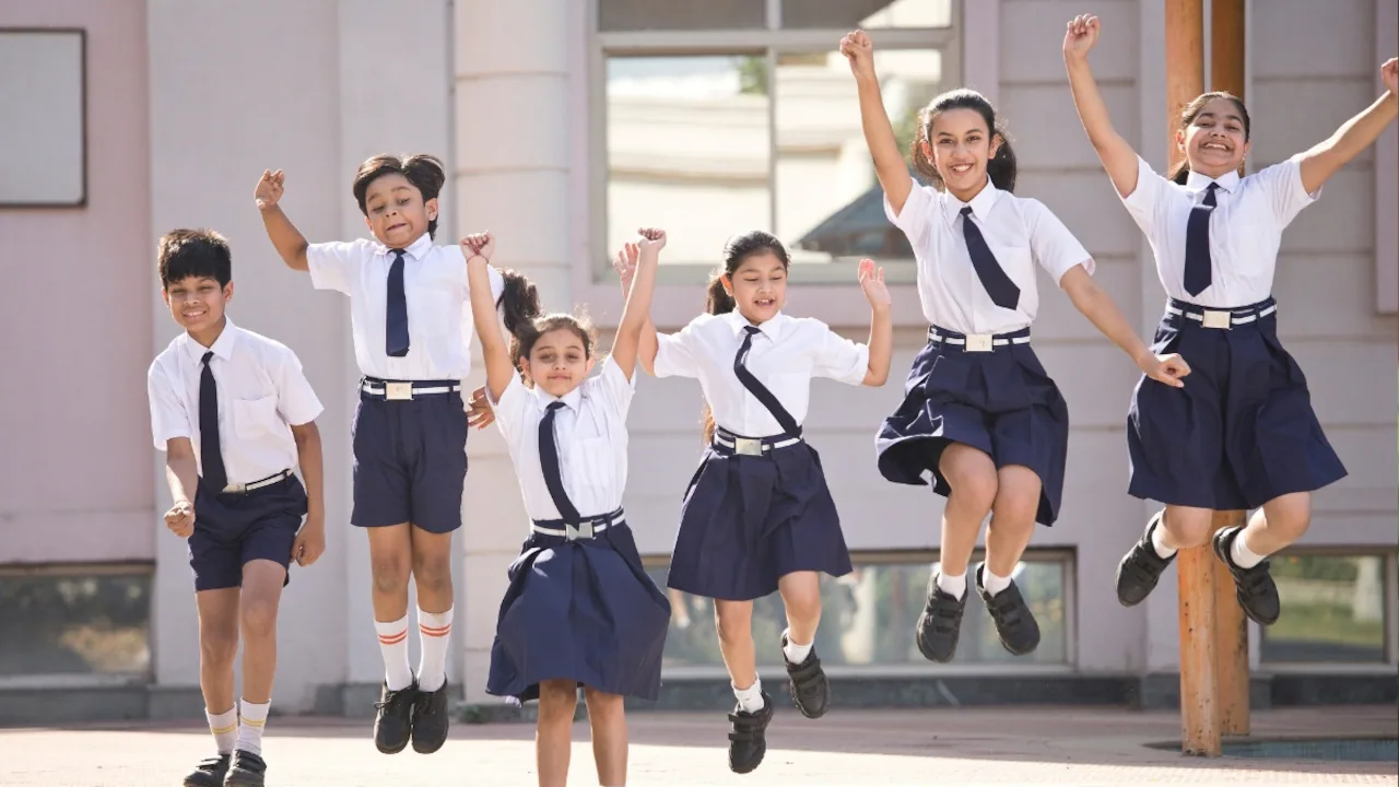 UDISE+ रिपोर्ट: लड़कियों के नामांकन में मामूली वृद्धि, महिला शिक्षकों की संख्या 54.9% तक पहुंची