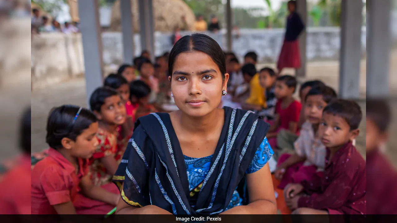 भारत में अब पहली बार 1 करोड़ से अधिक शिक्षक हैं: सरकारी डेटा