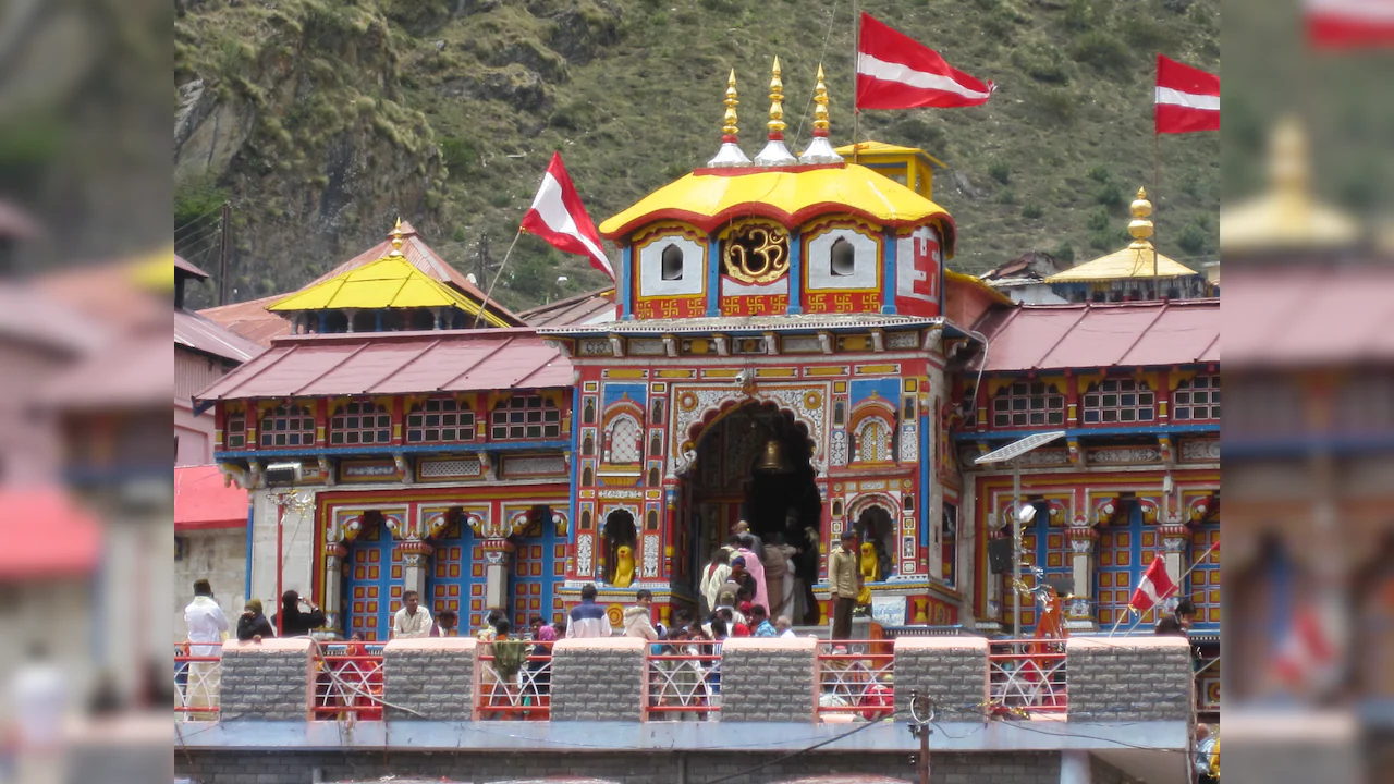 कथित दान चोरी की जांच के बीच बद्रीनाथ मंदिर निकाय कर्मचारी को निलंबित कर दिया गया