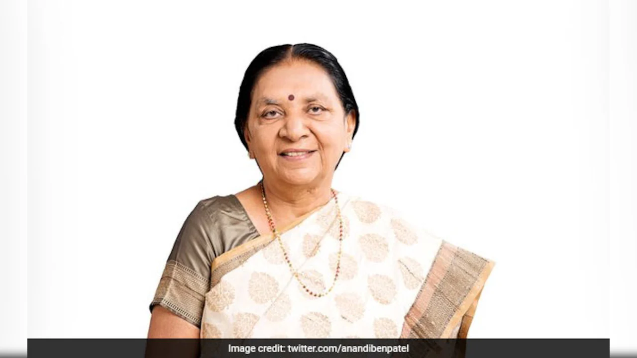 पहले "विशेषज्ञ मां" बनें, फिर आईएएस अधिकारी: यूपी की राज्यपाल आनंदीबेन पटेल ने महिलाओं से कहा