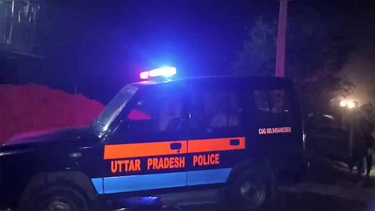 यूपी के जेवर में एसयूवी की चपेट में आने से बिहार के 3 मजदूरों की मौत