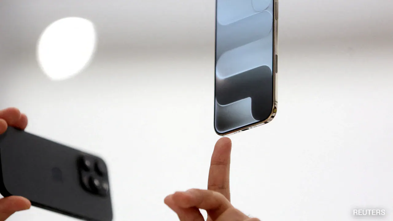 Apple ने व्यापार रहस्यों की चोरी के लिए OpenAI, दो पूर्व कर्मचारियों पर मुकदमा दायर किया