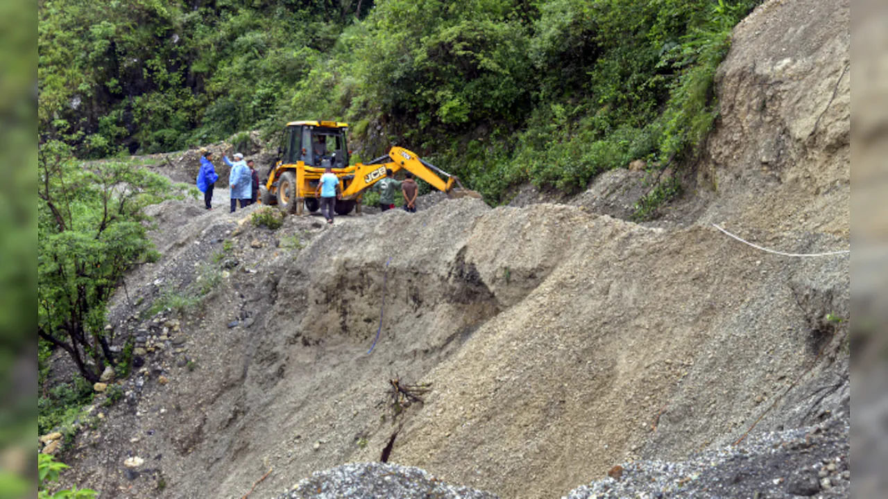 भारत मानसून मौसम समाचार, हिमाचल प्रदेश, उत्तराखंड भूस्खलन से प्रभावित, मिजोरम, त्रिपुरा बाढ़ से जूझ रहे हैं