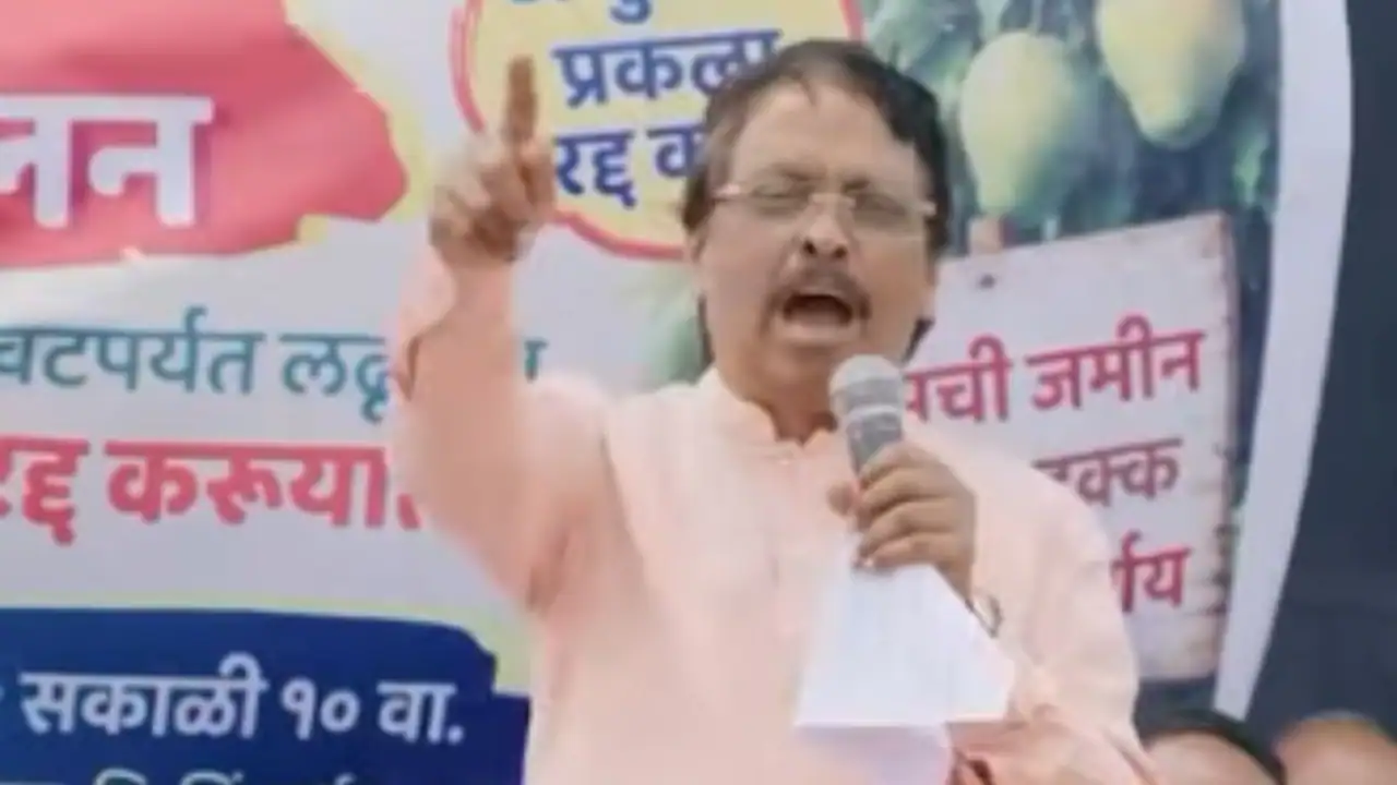 महाराष्ट्र में बहू को गोमूत्र पीने के लिए मजबूर करने की शिकायत के बाद विनायक राऊत गीतेश राऊत पर आरोप लगाया गया