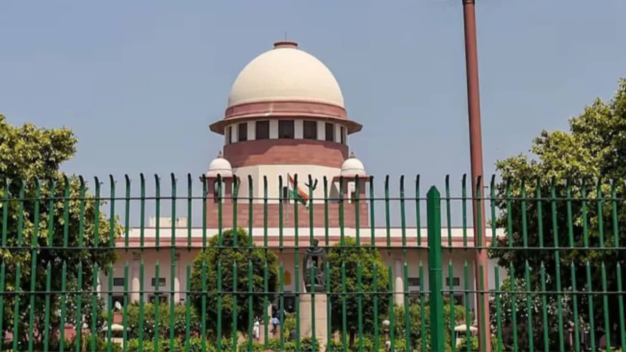 "समय बदल गया है": छात्र आत्महत्या मामले में प्रोफेसर की याचिका पर सुप्रीम कोर्ट 6 "समय बदल गया है": छात्र आत्महत्या मामले में प्रोफेसर की याचिका पर सुप्रीम कोर्ट