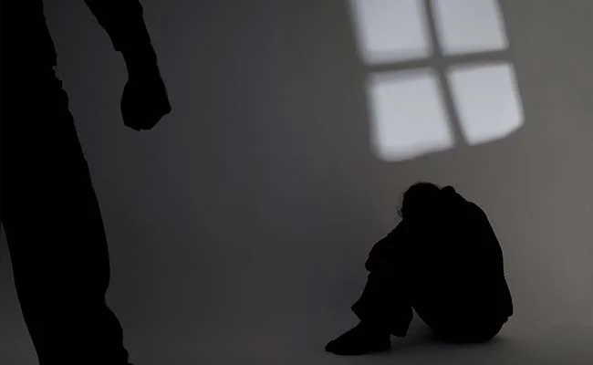 68 वर्षीय जर्मन व्यक्ति पर 14 महिलाओं से बलात्कार का आरोप। वह उनसे डेटिंग ऐप्स पर मिले थे 4 68 वर्षीय जर्मन व्यक्ति पर 14 महिलाओं से बलात्कार का आरोप। वह उनसे डेटिंग ऐप्स पर मिले थे