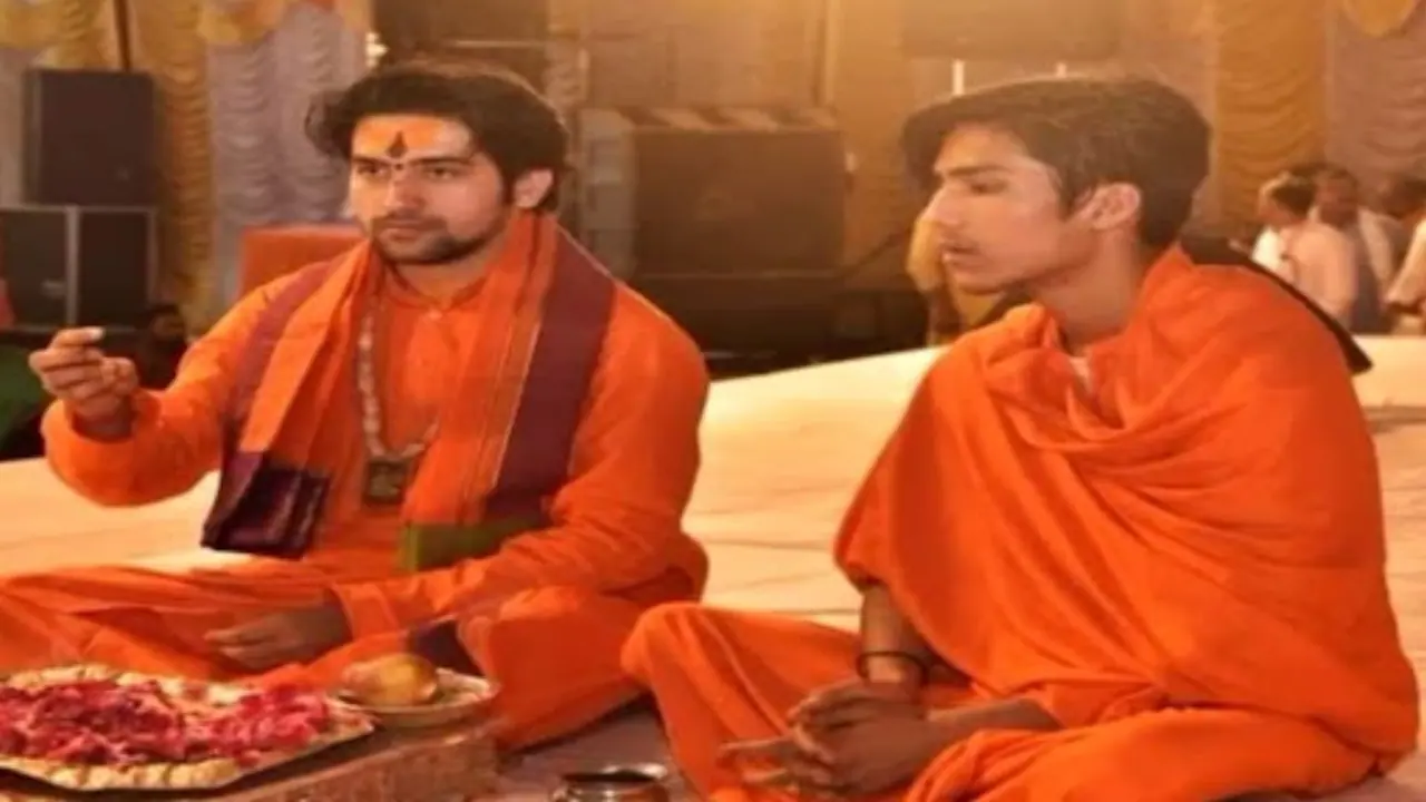बागेश्वर धाम के धीरेंद्र शास्त्री के भाई ने किसान को मारी गोली, आरोप 1 बागेश्वर धाम के धीरेंद्र शास्त्री के भाई ने किसान को मारी गोली, आरोप