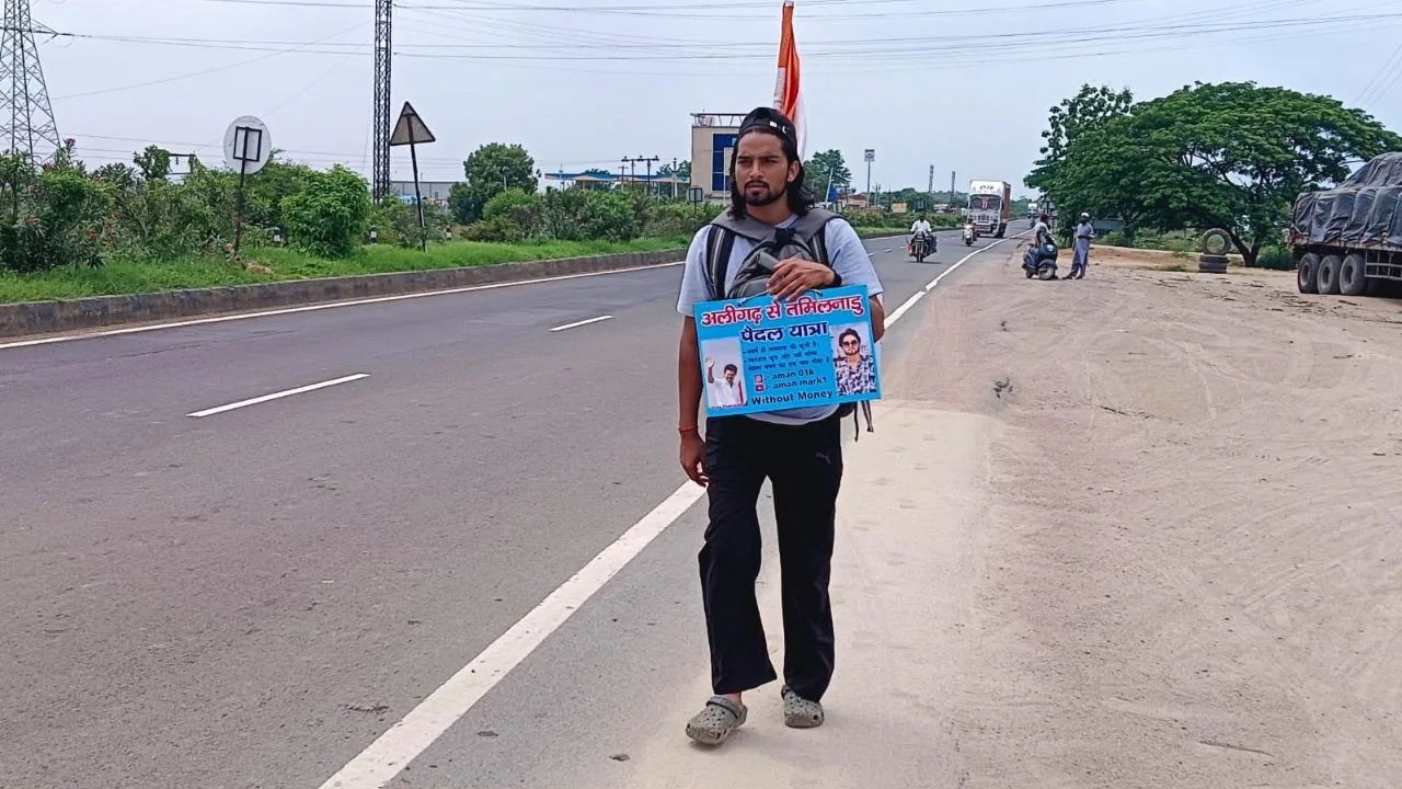 यूपी से तमिलनाडु: विजय से मिलने के लिए एक व्यक्ति ने क्रॉस-कंट्री पैदल मार्च शुरू किया