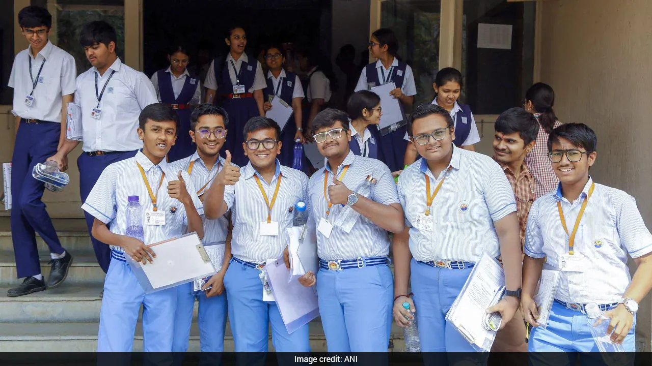 सीबीएसई कक्षा 10 द्वितीय बोर्ड का परिणाम जारी, 3 लाख से अधिक छात्रों ने स्कोर में सुधार किया