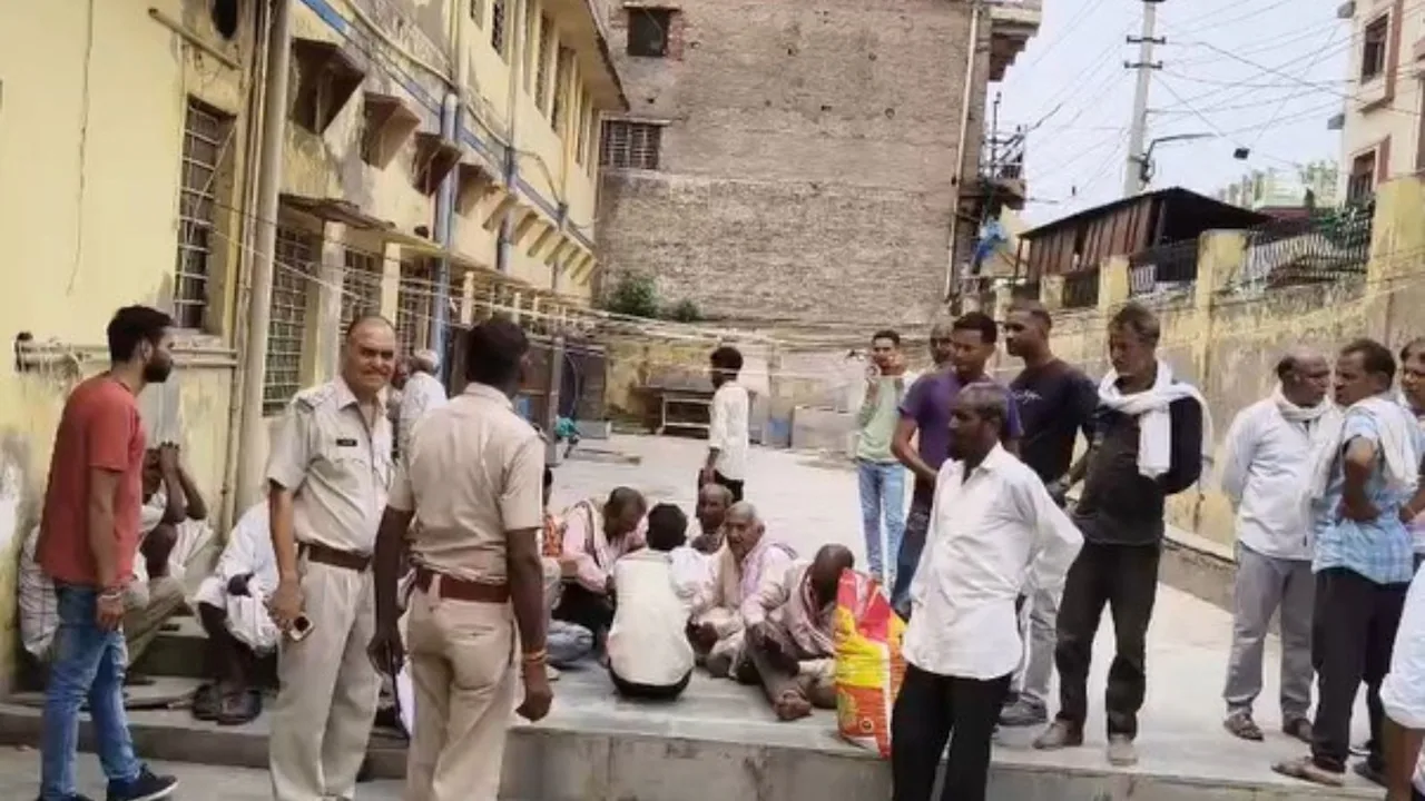 त्वचा के रंग के बारे में सहपाठी की टिप्पणी के बाद 16 वर्षीय लड़के ने आत्महत्या कर ली 1 त्वचा के रंग के बारे में सहपाठी की टिप्पणी के बाद 16 वर्षीय लड़के ने आत्महत्या कर ली
