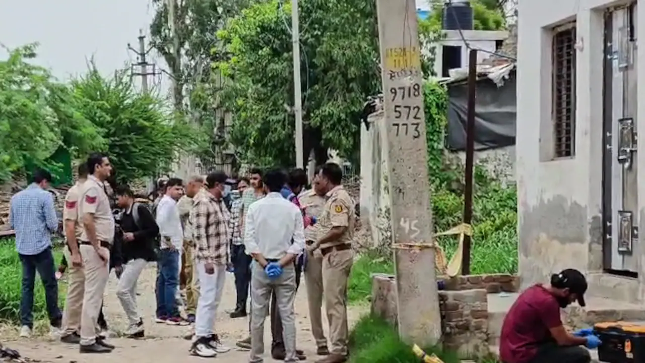 तुम्हारे पापा ने कहा था अंदर बैठो, चाय पी लो: दिल्ली गैंग ने घर से 9 लाख रुपये लूटे