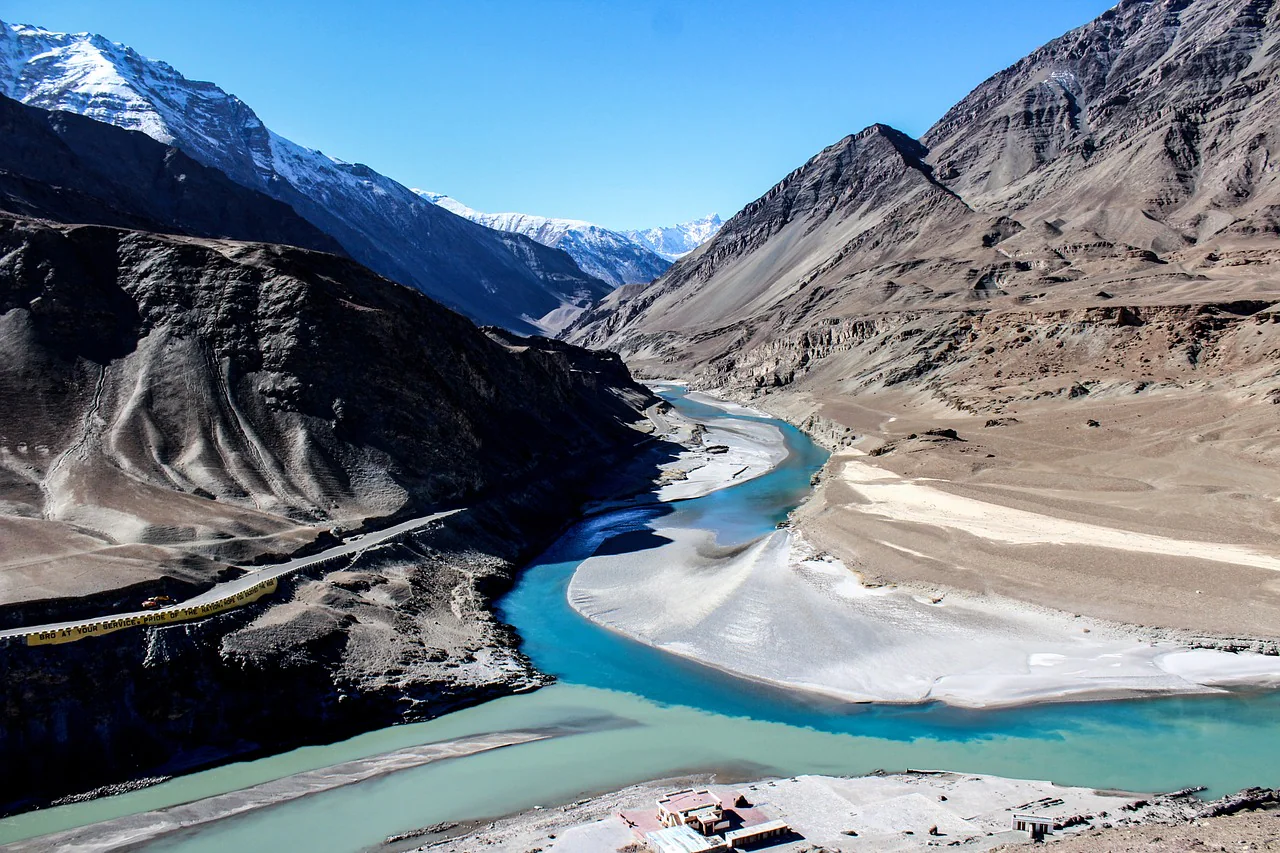 सूत्रों का कहना है कि सिंधु जल संधि पर पाकिस्तान का पीड़ित कार्ड भारत के फैसले को नहीं बदल सकता 3 सूत्रों का कहना है कि सिंधु जल संधि पर पाकिस्तान का पीड़ित कार्ड भारत के फैसले को नहीं बदल सकता