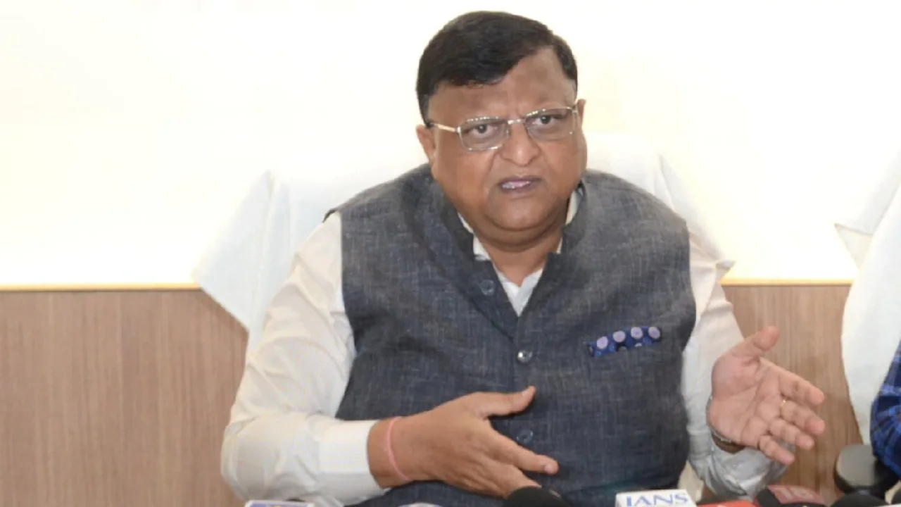 पश्चिम बंगाल के मुख्य सचिव मनोज कुमार अग्रवाल को 6 महीने का विस्तार मिला। 31 जुलाई को सेवानिवृत्त होने वाले थे 1 पश्चिम बंगाल के मुख्य सचिव मनोज कुमार अग्रवाल को 6 महीने का विस्तार मिला। 31 जुलाई को सेवानिवृत्त होने वाले थे