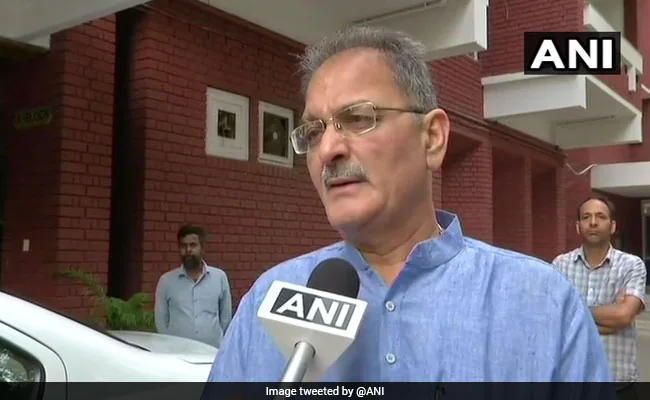 "लोगों को उकसाया जा रहा है": सीजेपी पेपर लीक विरोध पर हिमाचल के राज्यपाल 2 "लोगों को उकसाया जा रहा है": सीजेपी पेपर लीक विरोध पर हिमाचल के राज्यपाल