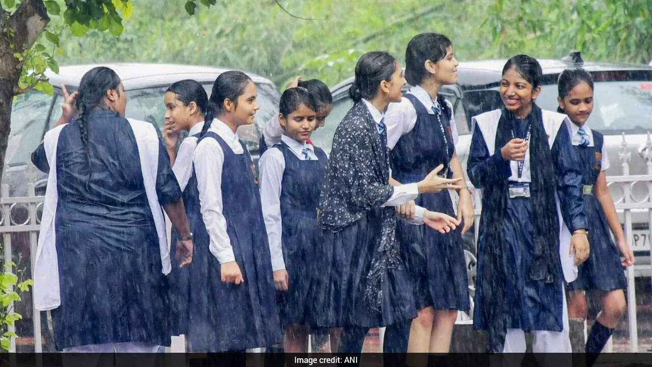 'विद्या समीक्षा केंद्र' क्या हैं? नामांकित छात्रों, सीखने के परिणाम, ड्रॉपआउट का ट्रैक 1 'विद्या समीक्षा केंद्र' क्या हैं? नामांकित छात्रों, सीखने के परिणाम, ड्रॉपआउट का ट्रैक