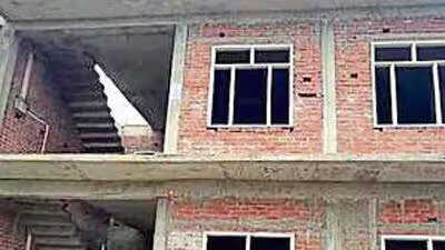 राम मंदिर दान मामला: अयोध्या विकास प्राधिकरण ने आरोपी की पत्नी को संपत्ति के कागजात जमा करने के लिए सात दिन का समय दिया 3 A view of the under construction house linked to L 1784142069576
