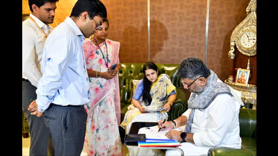 Chief minister DK Shivakumar participates in the h 1782846028105