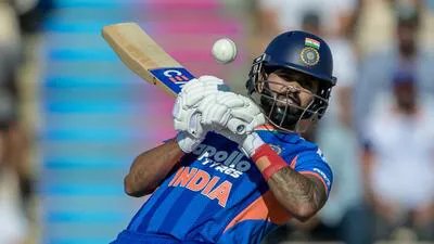 भारत की टी20 में हार: उलझी हुई सोच, सामूहिक विफलता 4 India skipper Shreyas Iyer bats during the final T 1783864652935
