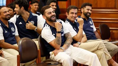विराट कोहली, गौतम गंभीर एक साथ बैठे; रोहित शर्मा के साथ मुस्कुराएं, हंसें और खिलखिलाएं