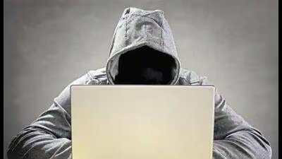 लखनऊ में साइबर क्राइम का 'ऊंचाई': 22 दिन में तीसरे फर्जी कॉल सेंटर का भंडाफोड़ 1 Lucknow Police have uncovered yet another alleged 1784826094443