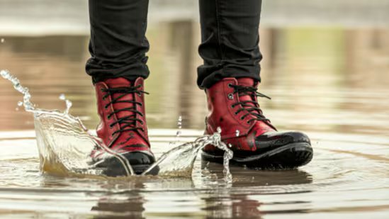 मानसून के दौरान विचार करने लायक वॉटरप्रूफ जूते; मेरी शीर्ष 8 पसंदें 4 Monsoon footwear options 1784555448462 1784555455532 29573a13 511f 4a9b 9e13 08176004036c