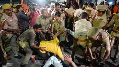 Police detained Samajwadi Party workers protesting 1784659666566