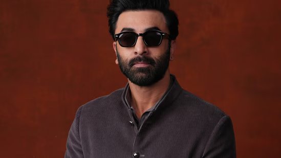सालों की अफवाहों के बाद रणबीर कपूर ने धूम 4 में अभिनय करने से इनकार किया; एनिमल पार्क की बात नहीं करता
