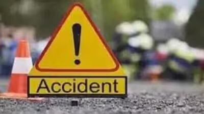 एक्सप्रेसवे पर कार से टकराने के बाद स्लीपर बस पलटने से पांच की मौत, आठ घायल 3 Representational image 1782876278039
