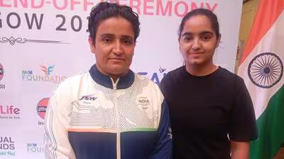 'पुनर्जन्म' शर्मिला की नज़र ग्लासगो के गौरव पर है 5 Sharmila with her daughter Anuj R at the send of 1784659006877