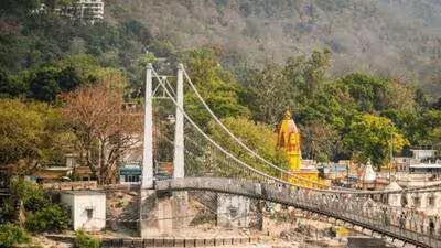 40 साल पुराना राम झूला पुल दिसंबर तक आवागमन के लिए बंद: अधिकारी 5 The 220 metre long and two metre wide suspension b 1785069618171