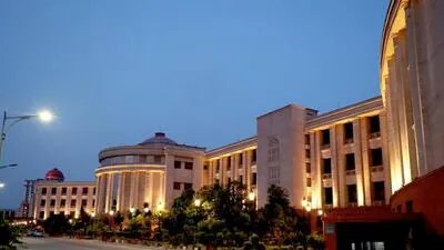 सीतापुर में विवादित चर्च-स्कूल भूमि: HC ने विशेष बैठक की, यथास्थिति बनाए रखने का आदेश दिया 3 The matter was placed before the bench after the p 1783972224428