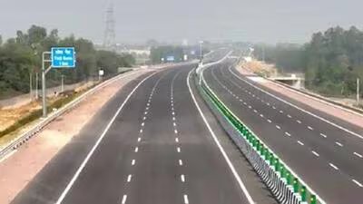 लखनऊ-कानपुर एक्सप्रेसवे नया विकास गलियारा खोलेगा 6 The six lane access controlled greenfield