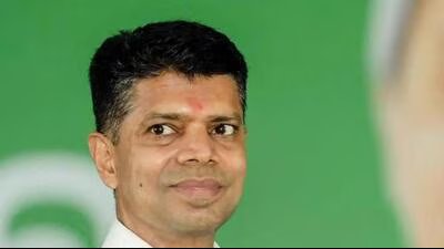 ओडिशा पुलिस ने लापता जांच रिपोर्ट पर पूर्व आईएएस अधिकारी वीके पांडियन को तलब किया 1 V K Pandian a 2000 batch IAS officer served as 1784731275269
