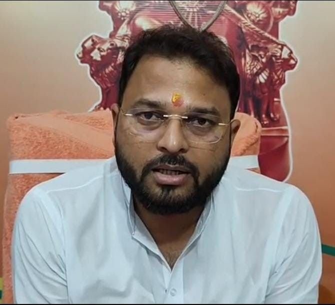 जातिसूचक टिप्पणी पर सियासत तेज, भाजपा ने सपा सांसद प्रतिनिधि पर कार्रवाई की उठाई मांग  “दलित व वंचित समाज का अपमान किसी कीमत पर बर्दाश्त नहीं”—  प्रदेश मंत्री विजय राजभर